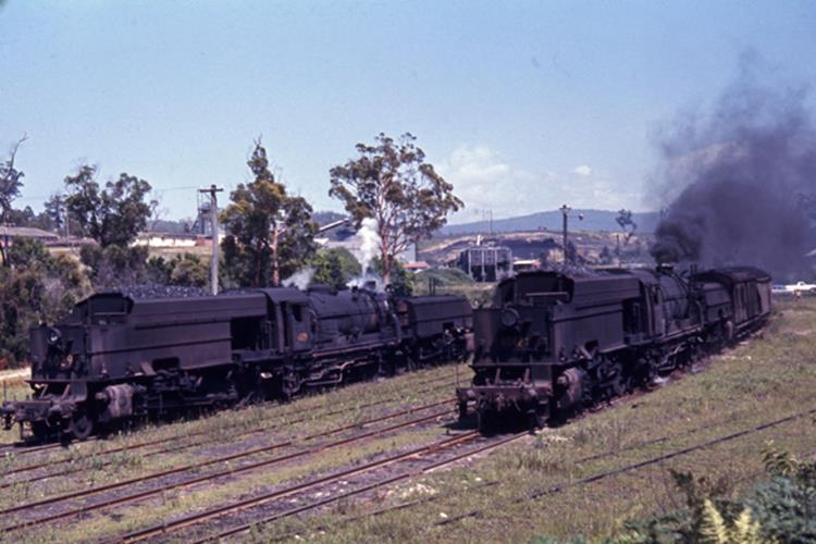 6029 6042 newstan colliery coal train steam loco garratt fassifern