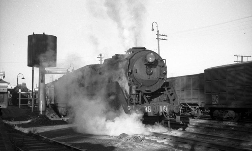 3810 14a relief goulburn day train steam train nsw